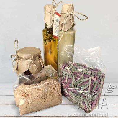 Gıda Paketi 5'Li Zeytinyağı Tahin Reçel Tarhana Erişte Hediye Ramazan Erzak Yılbaşı Paketi Yardım Kolisi 5'Li Pkt