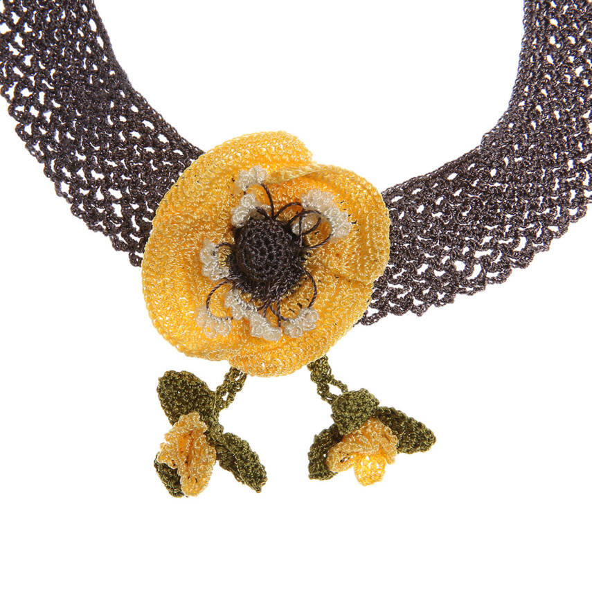 Kolye Gelincik Çiçekli Tasma Kolye Elişi Tığ Oyası 35-40 Cm Sarı-Füme - 3