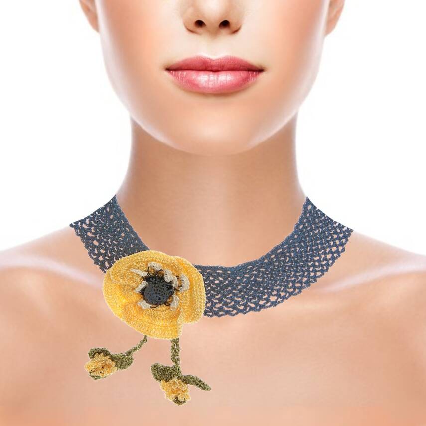 Kolye Gelincik Çiçekli Tasma Kolye Elişi Tığ Oyası 35-40 Cm Sarı-Lacivert - 2