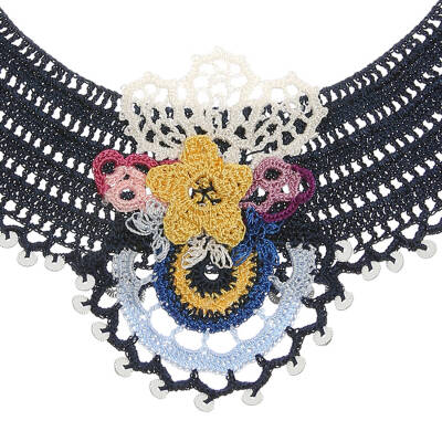 Kolye Yarımay Kolye Pullu Çiçekli Motifli Elişi Tığ Oyası 40-50 Cm Renkli Lacivert - 3